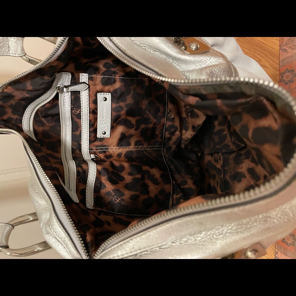 B. Mackowsky white/silver hobo bag - Picture 8 of 11